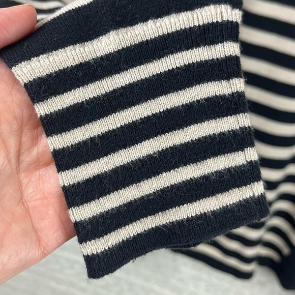 SUSAN GRAVER Striped Lightweight Sweater w/ Slimming Panels Mockneck Large - Picture 5 of 15